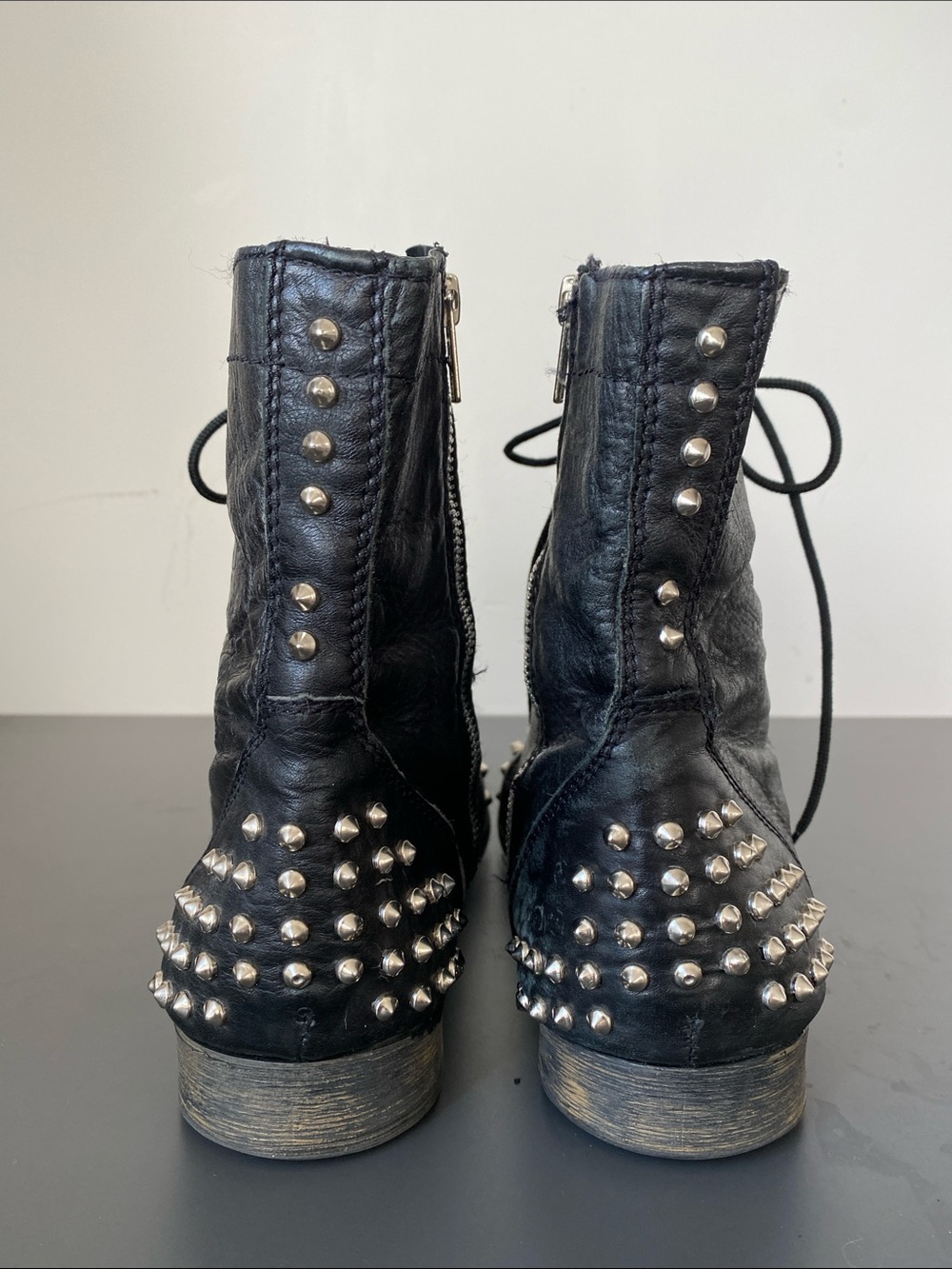 Steve Madden TROYY Black Leather Studded Lace-Up Combat Boots 9.5 D Edgy Punk - Picture 4 of 13